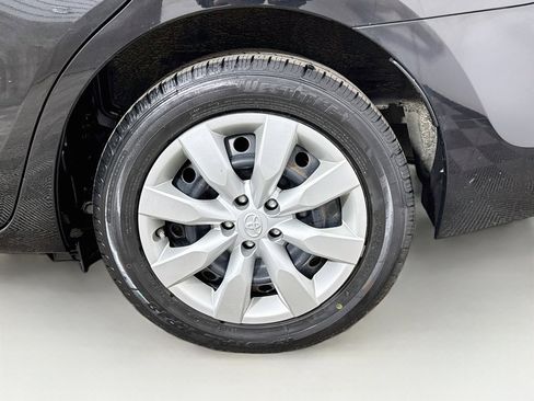 Used 2016 Toyota Corolla LE FWD image 26