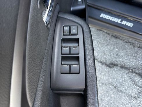 Used 2019 Honda Ridgeline Sport image 7
