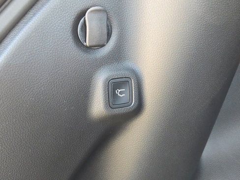 New 2026 Jeep Compass Limited image 17