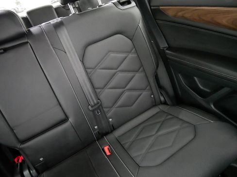 Certified 2025 Volkswagen Atlas SE image 14