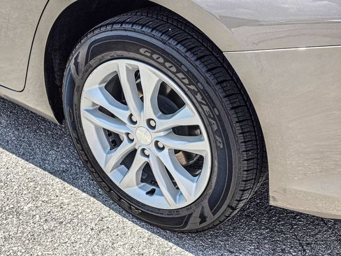 Used 2024 Chevrolet Malibu LT FWD image 9