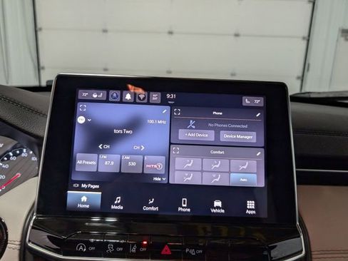 Used 2025 Jeep Compass Limited image 19