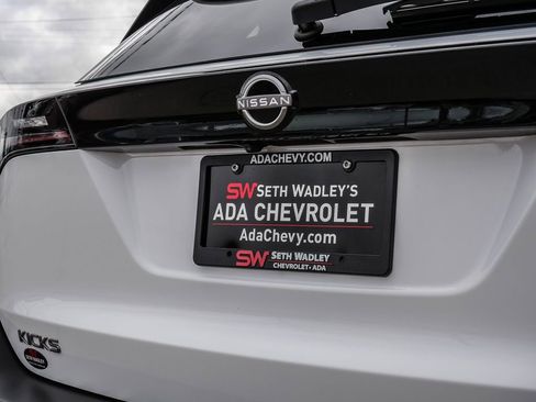 Used 2025 Nissan Kicks SV image 11