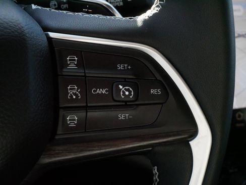 Used 2023 Jeep Grand Cherokee L Limited w/ Trailer Tow Group (B) image 25