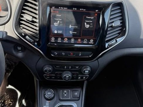 Used 2021 Jeep Cherokee Limited AWD/4WD image 29