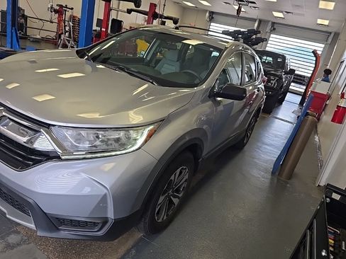 Used 2017 Honda CR-V LX image 2