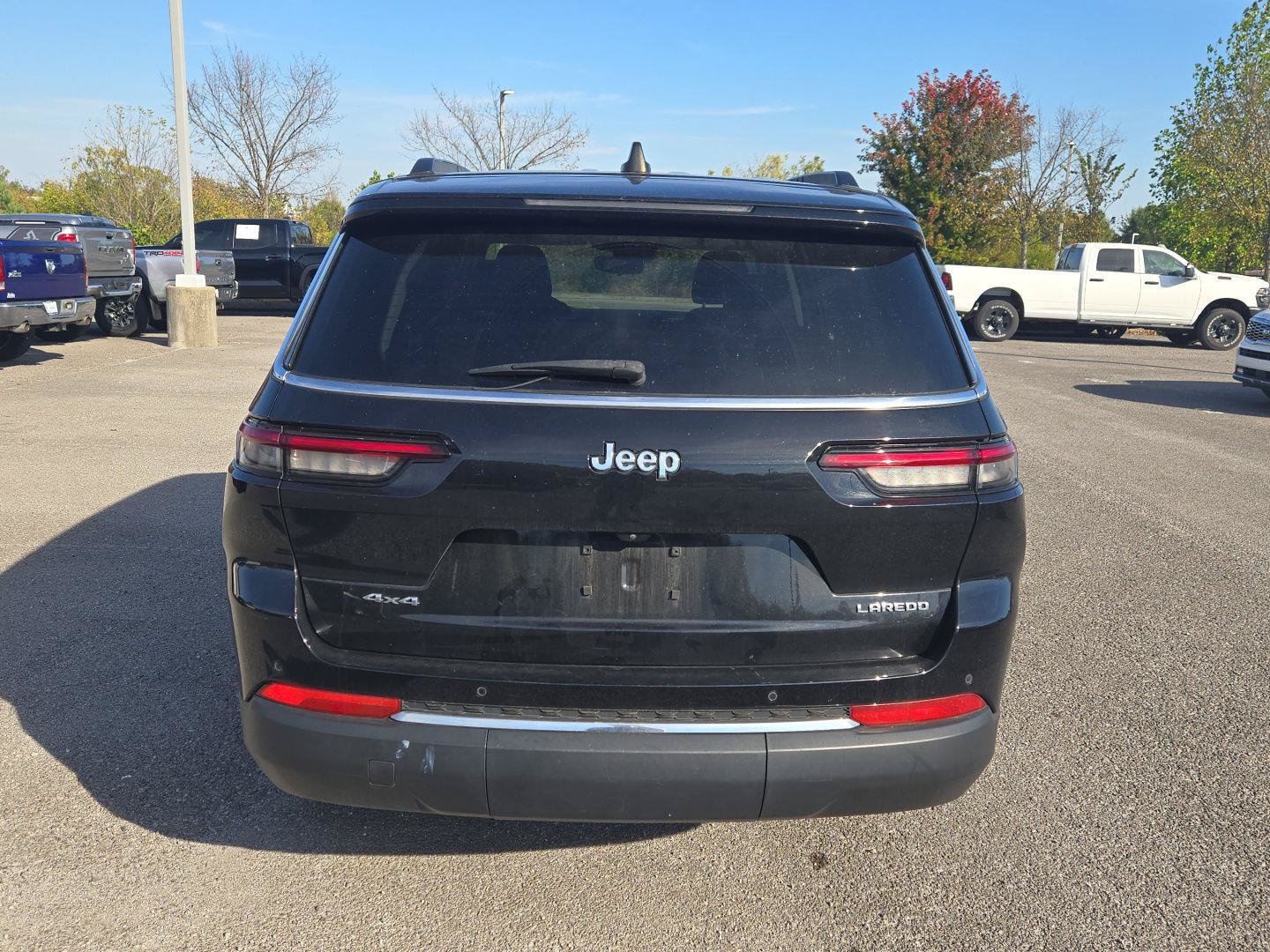 Used 2023 Jeep Grand Cherokee L Laredo w/ Luxury Tech Group I AWD/4WD image 6