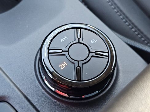 New 2025 Ford Ranger Lariat w/ FX4 Off-Road Package image 8