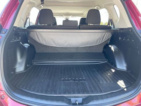Used 2018 Toyota RAV4 XLE w/ Convenience Package AWD/4WD image 17