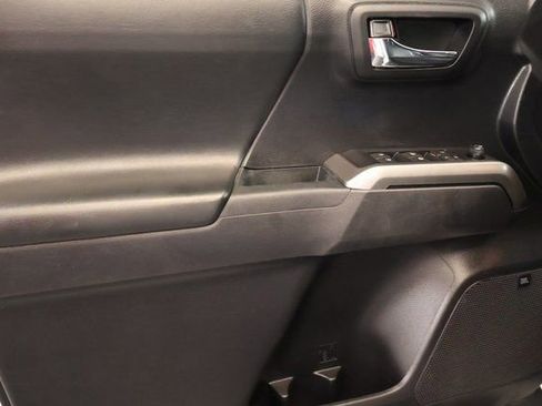 Certified 2020 Toyota Tacoma Limited image 10