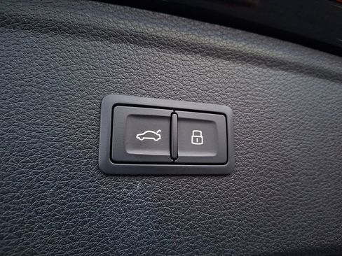 Used 2024 Audi Q5 e Premium image 24