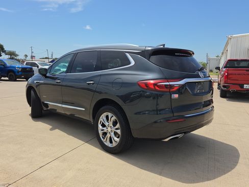 Used 2019 Buick Enclave Avenir w/ Avenir Technology Package FWD image 7