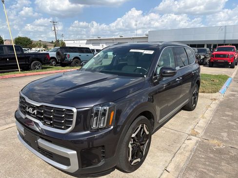 Used 2025 Kia Telluride S FWD image 1