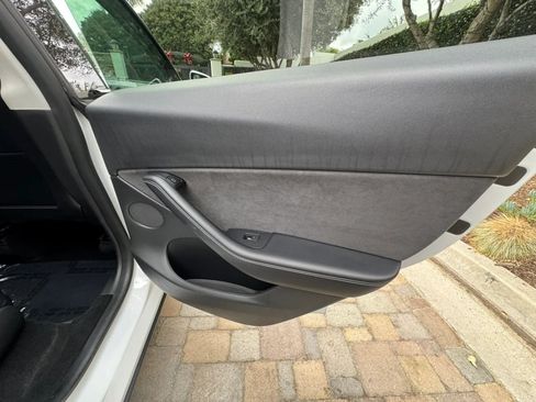 Used 2023 Tesla Model Y Long Range AWD/4WD image 27