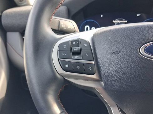 Used 2025 Ford Explorer Active RWD image 16
