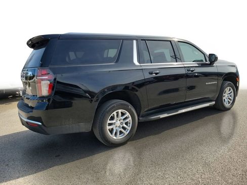 Used 2024 Chevrolet Suburban LT AWD/4WD image 4