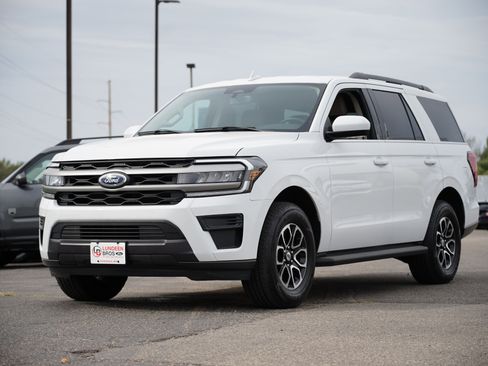 Used 2024 Ford Expedition XLT image 8