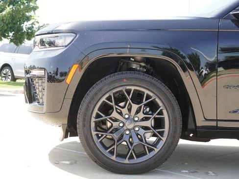New 2026 Jeep Grand Cherokee Summit w/ Obsidian Package AWD/4WD image 5