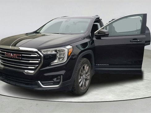 Used 2024 GMC Terrain SLT image 10