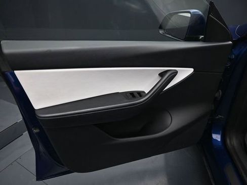 Used 2021 Tesla Model Y Long Range AWD/4WD image 17