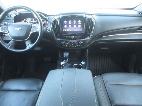 Used 2023 Chevrolet Traverse Premier image 17