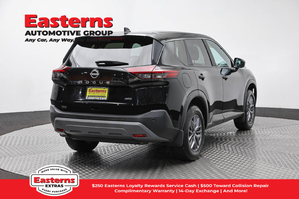 Used 2023 Nissan Rogue S AWD/4WD image 6
