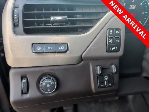 Used 2020 GMC Yukon Denali w/ Denali Premium Package image 19
