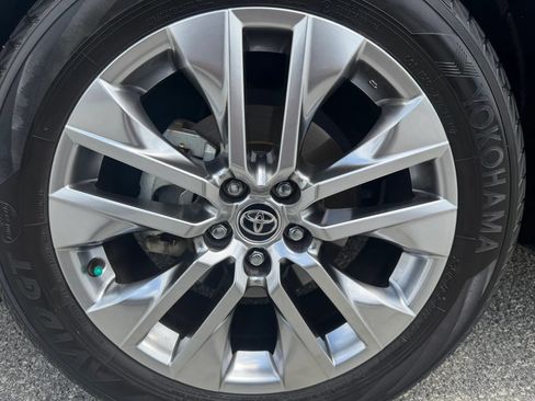 Used 2021 Toyota RAV4 XLE Premium FWD image 23