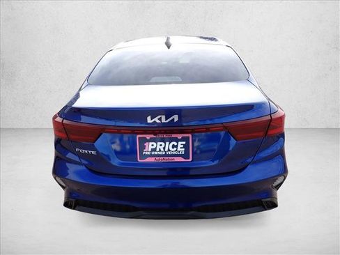 Used 2022 Kia Forte LXS w/ LXS Technology Package FWD image 3