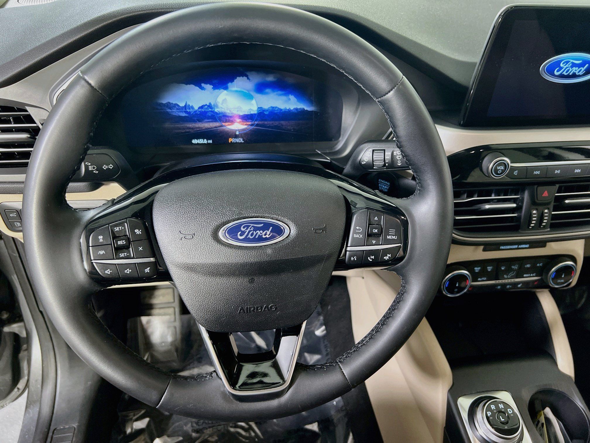 Used 2022 Ford Escape SEL w/ Technology Package FWD image 11
