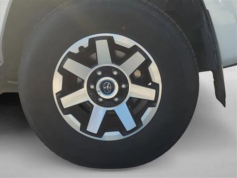 Certified 2022 Toyota 4Runner TRD Off-Road image 8