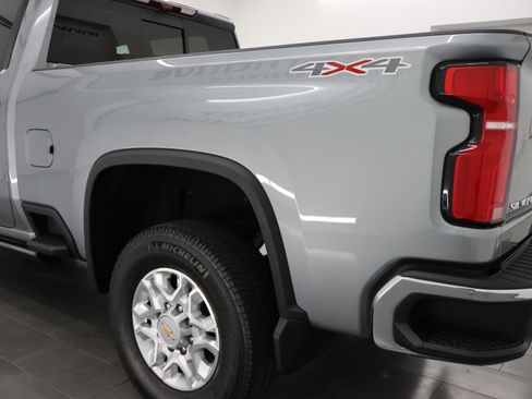 Used 2024 Chevrolet Silverado 2500 LTZ w/ LTZ Premium Package AWD/4WD image 28