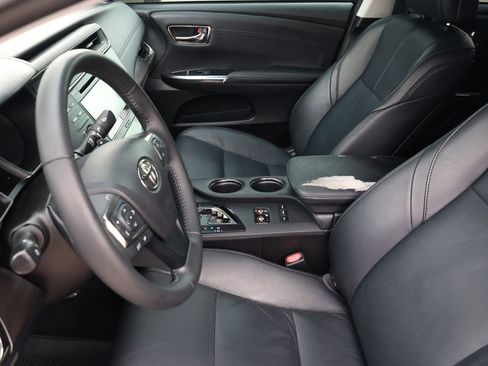 Used 2017 Toyota Avalon XLE w/ Carpet Mat Package FWD image 14