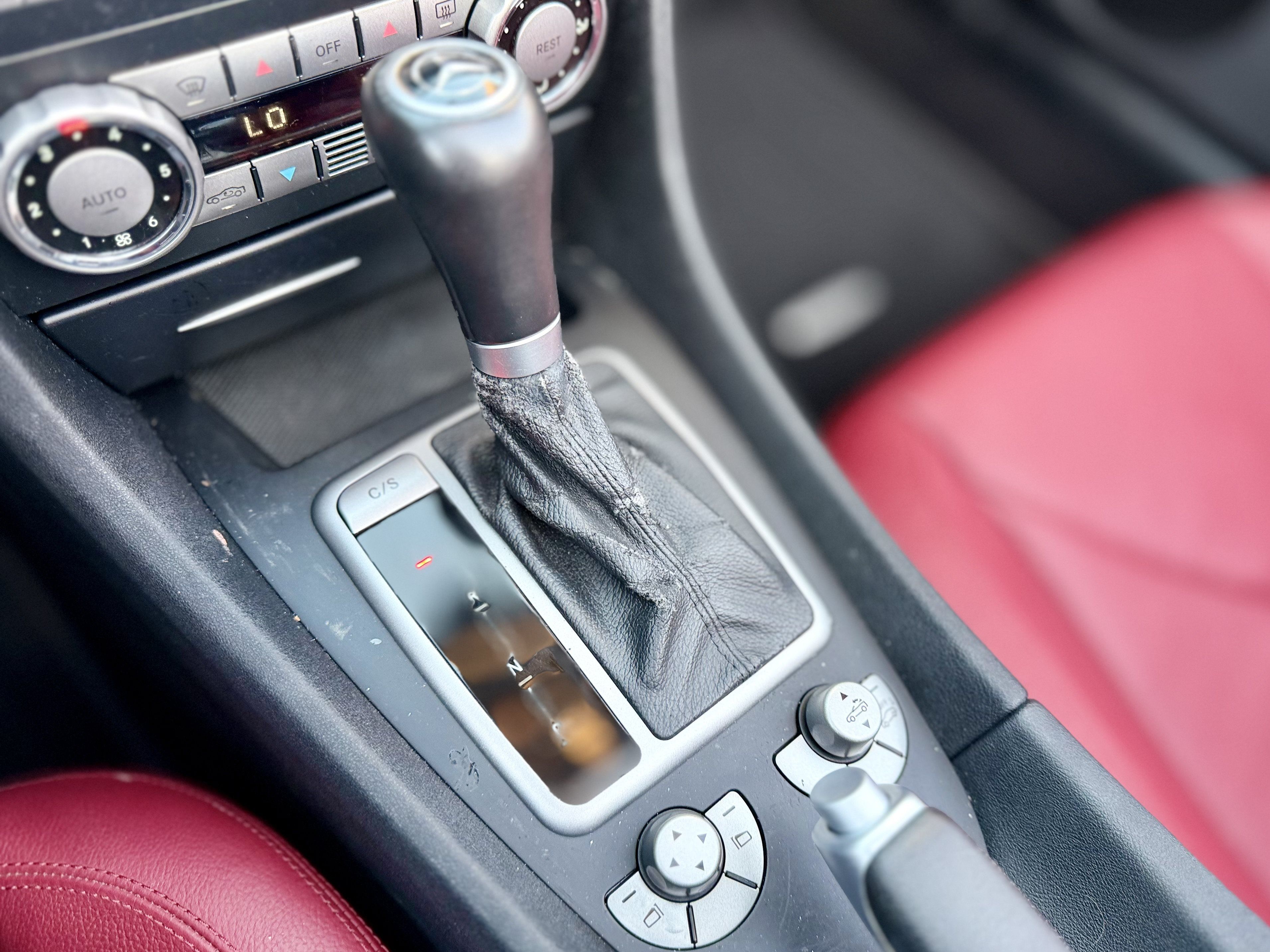 Used 2005 Mercedes-Benz SLK 350 w/ Premium Pkg image 22
