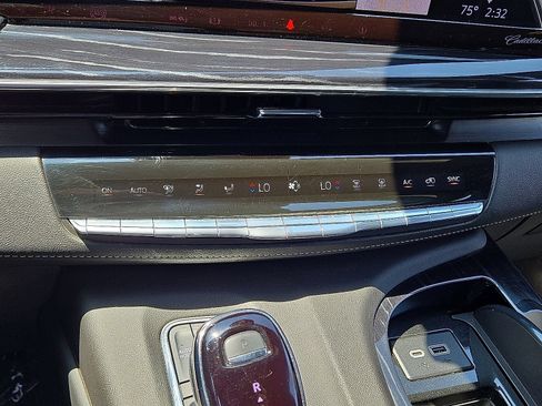 Used 2024 Cadillac Escalade Sport AWD/4WD image 28