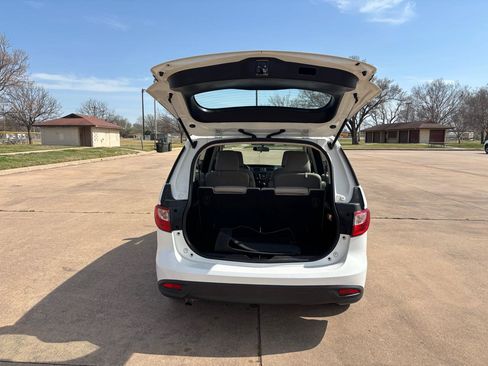 Used 2015 MAZDA MAZDA5 Sport image 28