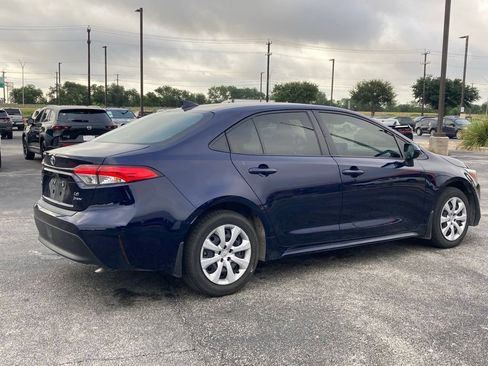 Used 2025 Toyota Corolla LE FWD image 5