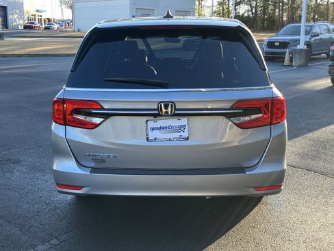 Certified 2024 Honda Odyssey EX-L image 9