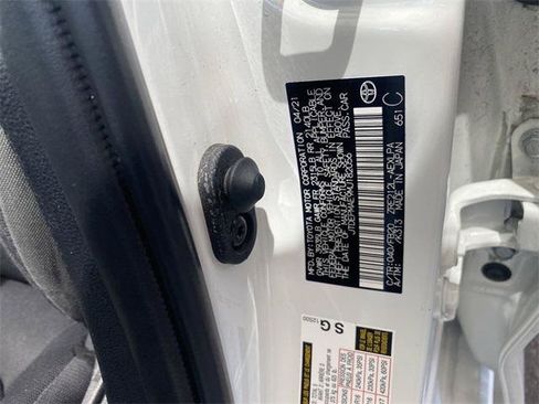 Certified 2021 Toyota Corolla LE FWD image 32