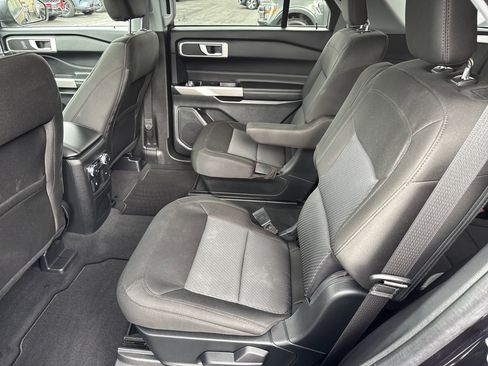 Used 2022 Ford Explorer XLT image 24