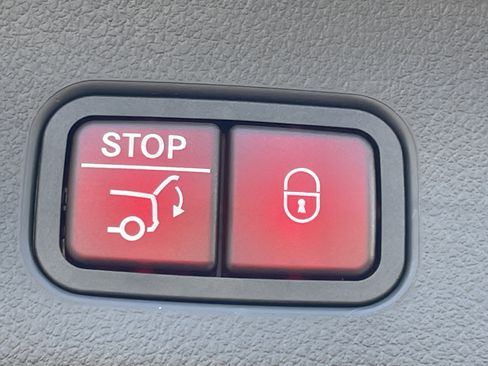 New 2026 Mercedes-Benz GLC 300 4MATIC image 12