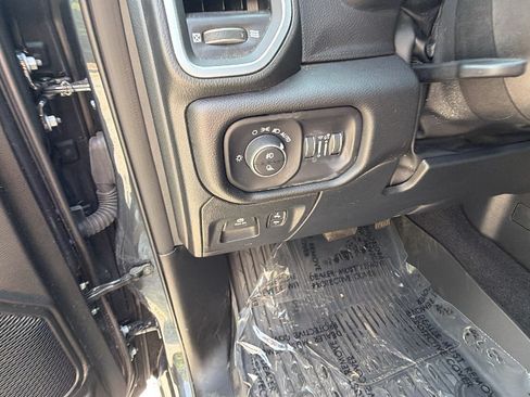 Used 2025 RAM 1500 Big Horn AWD/4WD image 25