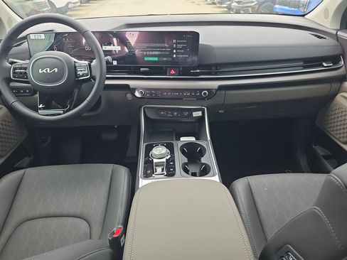 New 2026 Kia Carnival EX FWD image 13