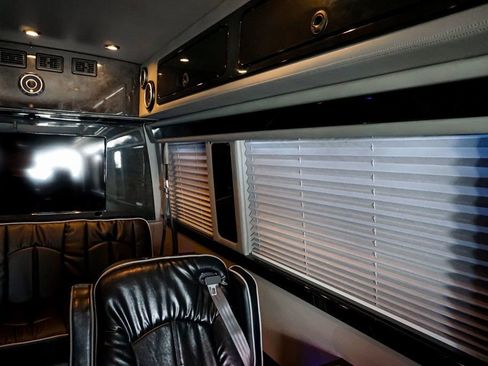 Used 2014 Mercedes-Benz Sprinter 2500 image 38