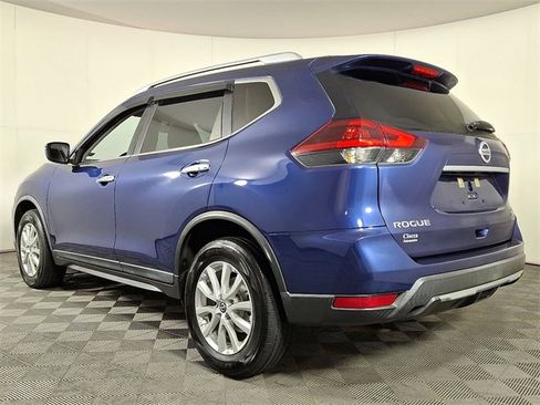 Used 2018 Nissan Rogue SV image 7