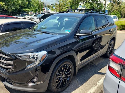 Used 2020 GMC Terrain SLT w/ Preferred Package AWD/4WD image 1