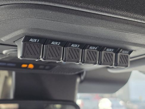 Used 2025 Ford Bronco Badlands image 22