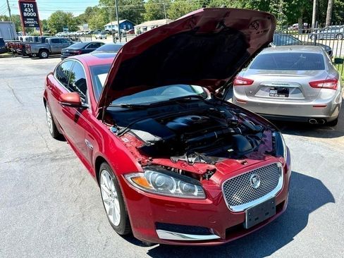 Used 2013 Jaguar XF image 4