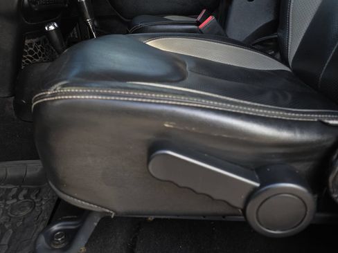 Used 2018 Jeep Wrangler Unlimited Sport S AWD/4WD image 29