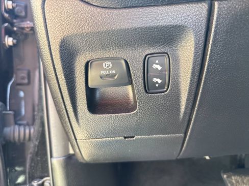Used 2020 RAM 1500 Laramie AWD/4WD image 22